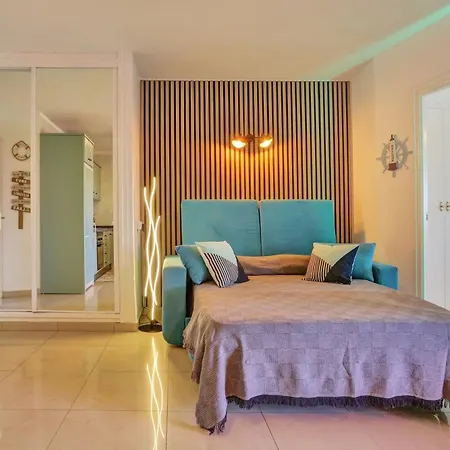 Luxory Dreamy Sunset, Seafront, Direct Access To The Promenade,wifi,pool,free Parking *