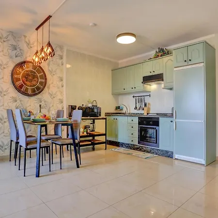 Luxory Dreamy Sunset, Seafront, Direct Access To The Promenade,wifi,pool,free Parking Apartment *